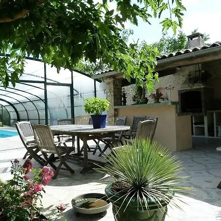 Couette-café Le Puits Sainte Claire Courçon