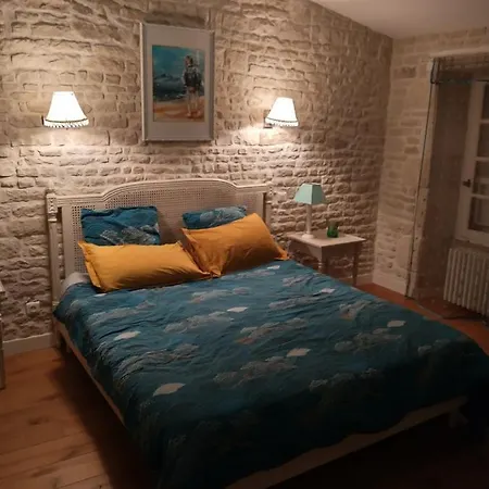 Le Puits Sainte Claire Oda ve Kahvaltı Courçon