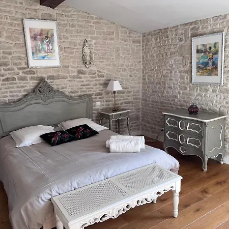 Le Puits Sainte Claire Oda ve Kahvaltı 3*