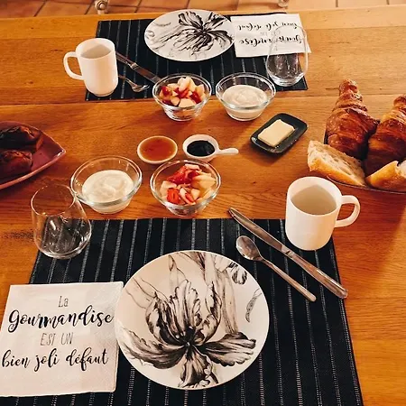 Le Puits Sainte Claire Couette-café 3*