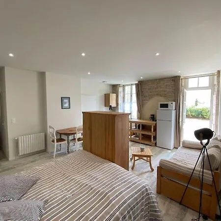 Couette-café Le Puits Sainte Claire 3*