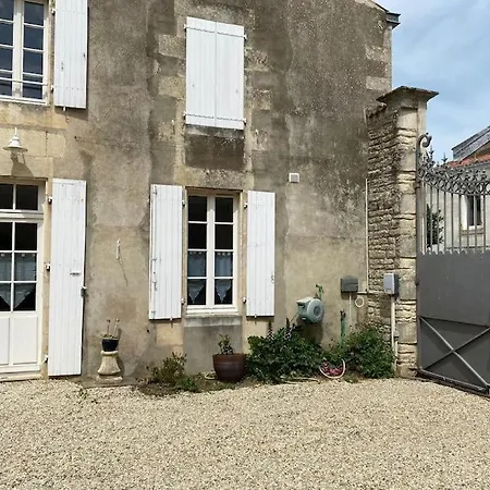 Le Puits Sainte Claire Courçon