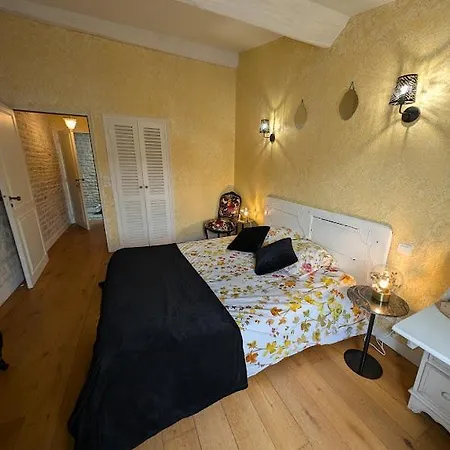 Couette-café Le Puits Sainte Claire