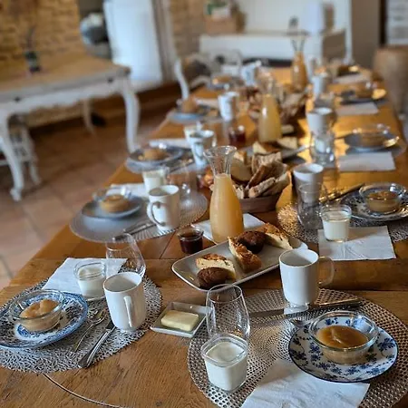 Le Puits Sainte Claire Couette-café