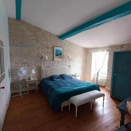 Couette-café Le Puits Sainte Claire